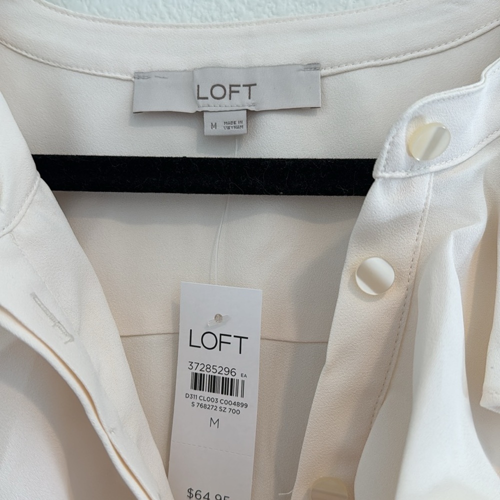 NWT Loft - Cascade Ruffle Blouse - "Whisper White" - Size M - Picture 3 of 6